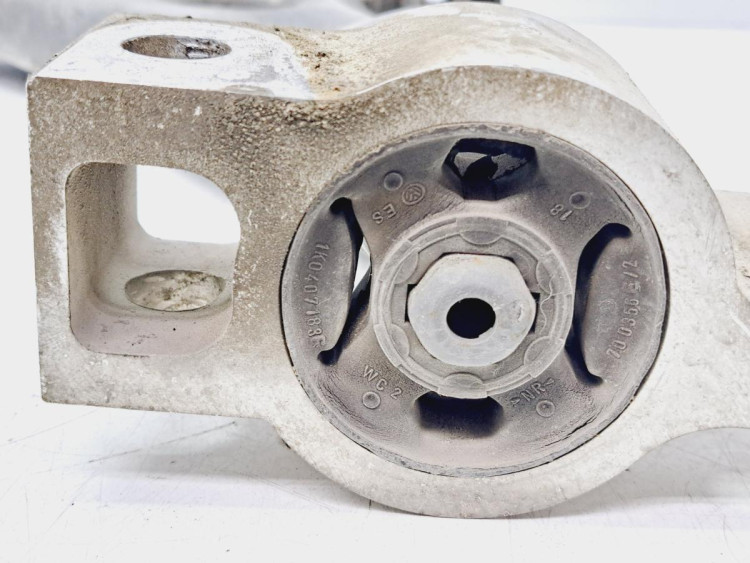 BRAZO SUSPENSION INFERIOR DELANTERO IZQUIERDO
