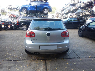 VOLKSWAGEN GOLF V (1K1)(10.2003)