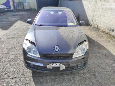 RENAULT LAGUNA III BERLINA