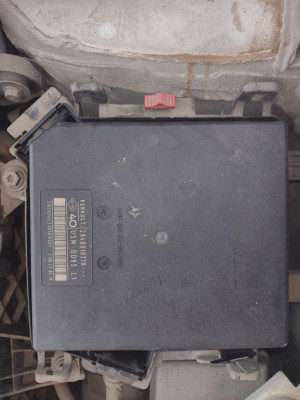 CAJA RELES / FUSIBLES