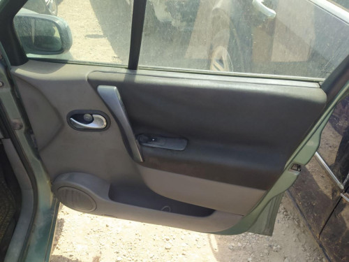  GUARNECIDO PUERTA DELANTERA DERECHA Renault SCENIC II (JM) 