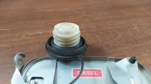TAPA EXTERIOR COMBUSTIBLE Nissan TERRANO II (R20) 