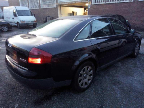  AUDI A6 BERLINA (4B2) 