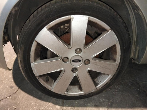 LLANTA Ford FIESTA (CBK) 