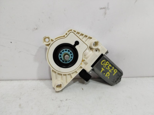 MOTOR ELEVALUNAS TRASERO DERECHO Audi Q5 (FYB) 