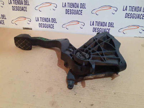  PEDAL EMBRAGUE 