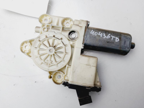 MOTOR ELEVALUNAS TRASERO DERECHO Toyota COROLLA (E12) 
