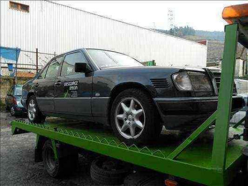  MERCEDES-BENZ CLASE E (BM 124) BERLINA 