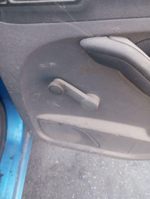 MANETA ELEVALUNAS TRASERA DERECHA