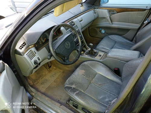  MERCEDES-BENZ CLASE E (BM 210) BERLINA 
