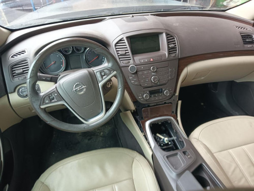 OPEL INSIGNIA BERLINA — vehículo donante para recambios 