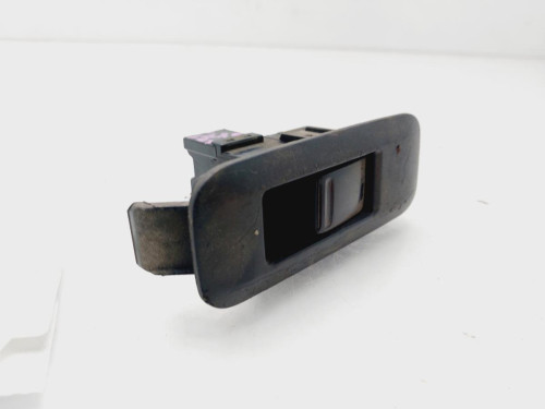 MANDO ELEVALUNAS DELANTERO DERECHO Nissan PRIMERA BERLINA (P12) 