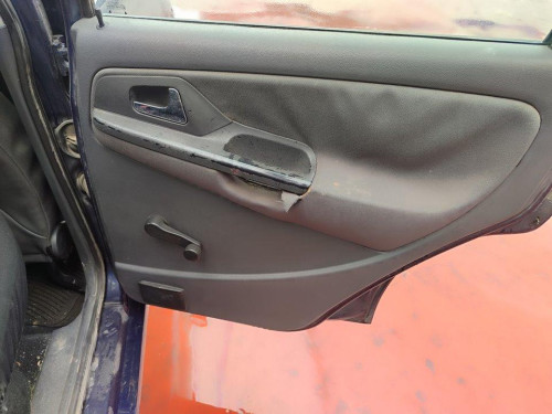 SEAT CORDOBA VARIO (6K5) — vehículo donante para recambios 