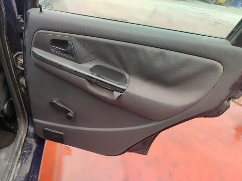 SEAT CORDOBA VARIO (6K5) — vehículo donante para recambios 