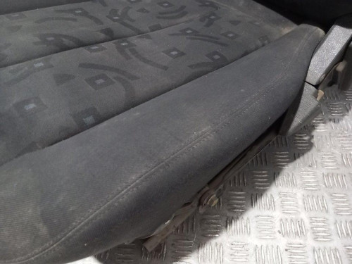  ASIENTO DELANTERO DERECHO 
