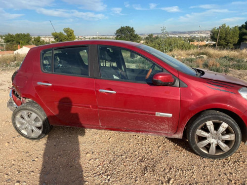 RENAULT CLIO III — автомобиль-донор на запчасти 