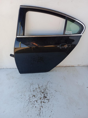  PUERTA TRASERA IZQUIERDA OPEL INSIGNIA BERLINA 