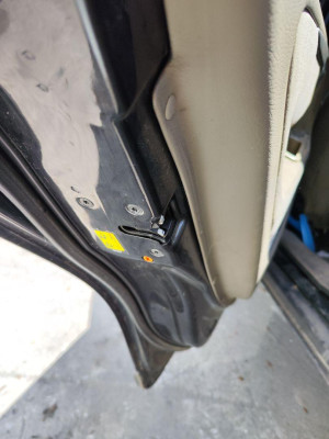 CERRADURA PUERTA TRASERA IZQUIERDA