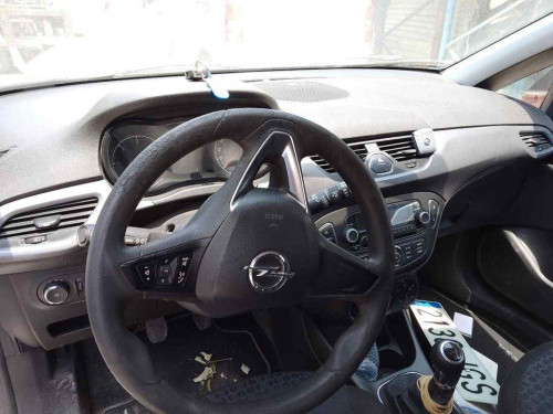 OPEL CORSA E — vehículo donante para recambios 