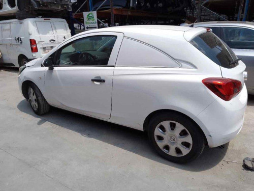 OPEL CORSA E — vehículo donante para recambios 