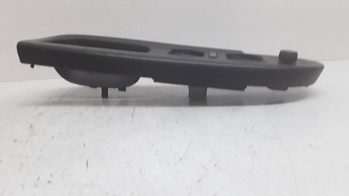 MANDO ELEVALUNAS DELANTERO IZQUIERDO Volkswagen PASSAT VARIANT (3C5) 