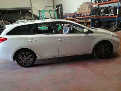 TOYOTA AURIS TOURING SPORTS (E18)