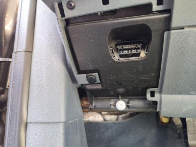 CAJA RELES / FUSIBLES