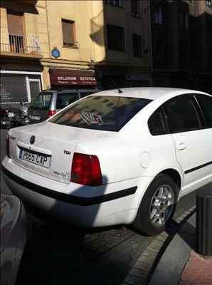 VOLKSWAGEN PASSAT BERLINA (3B2)