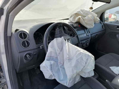 VOLKSWAGEN GOLF V (1K1)(10.2003) — vehículo donante para recambios 