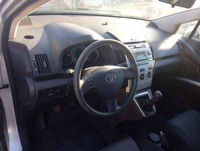 TOYOTA COROLLA VERSO (R1)