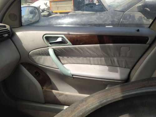 CERRADURA PUERTA DELANTERA DERECHA Mercedes-Benz CLASE C (BM 203) BERLINA 