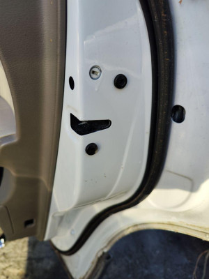 CERRADURA PUERTA TRASERA DERECHA