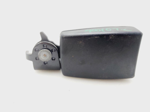 ENGANCHE CINTURON TRASERO CENTRAL OPEL CORSA D 