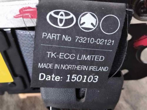 CINTURON SEGURIDAD DELANTERO DERECHO TOYOTA COROLLA (E12) 