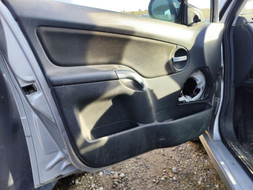 GUARNECIDO PUERTA DELANTERA IZQUIERDA б/у