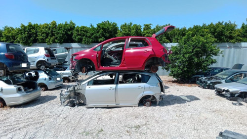  TOYOTA COROLLA VERSO (R1) 