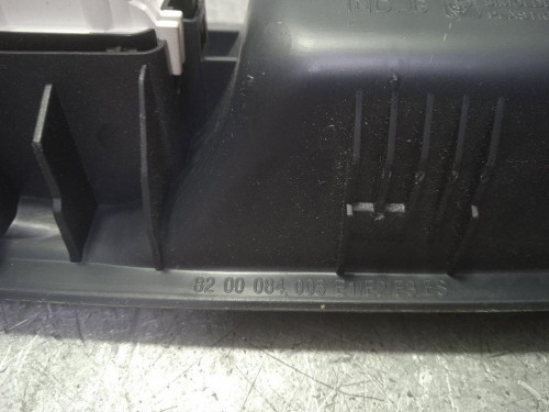 MANDO ELEVALUNAS DELANTERO DERECHO Renault CLIO II FASE II (B/CB0) 