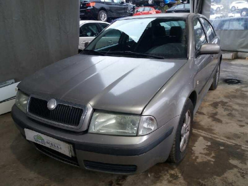  SKODA OCTAVIA BERLINA (1U2) 