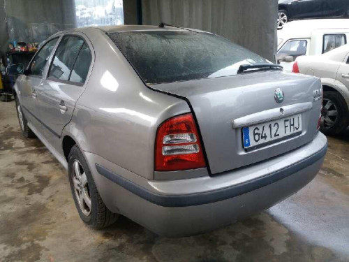  SKODA OCTAVIA BERLINA (1U2) 