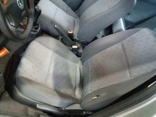  SKODA OCTAVIA BERLINA (1U2) 