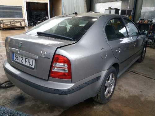  SKODA OCTAVIA BERLINA (1U2) 