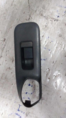 MANDO ELEVALUNAS DELANTERO DERECHO, Nissan, PRIMERA BERLINA (P12)