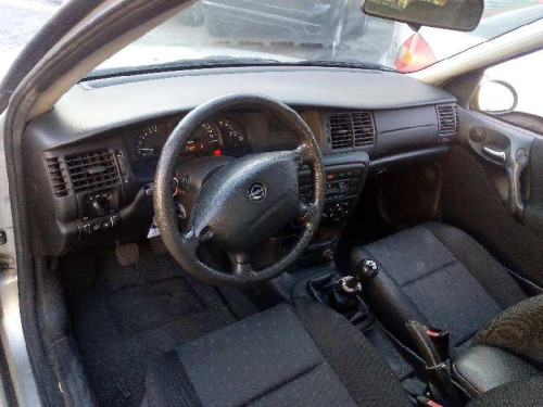  OPEL VECTRA B BERLINA 