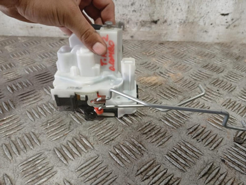 CERRADURA PUERTA TRASERA IZQUIERDA 