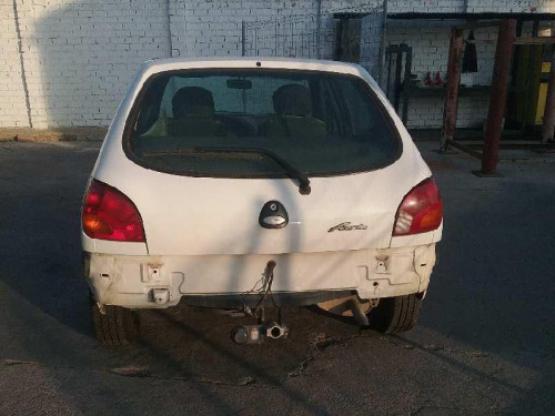 FORD FIESTA BERLINA — vehículo donante para recambios 