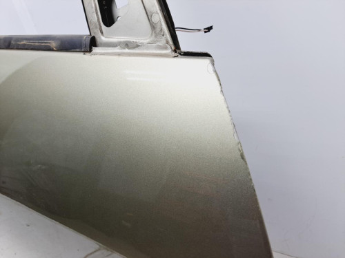 PUERTA DELANTERA DERECHA Mitsubishi GRANDIS (NA0W) 
