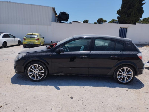 OPEL ASTRA H BERLINA — Donor Vehicle for Used Parts 