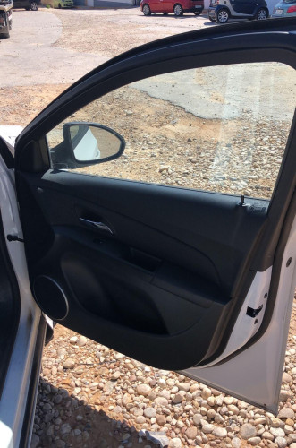 CHEVROLET CRUZE 5-PUERTAS — vehículo donante para recambios 