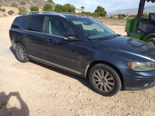 VOLVO V50 FAMILIAR — vehículo donante para recambios 