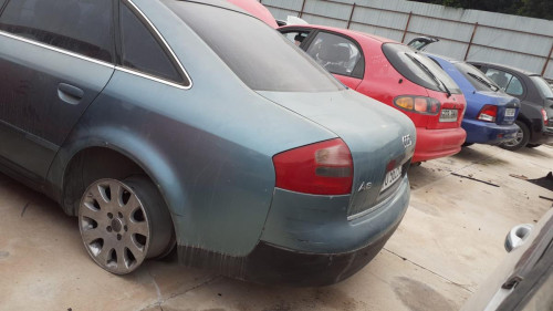  AUDI A6 BERLINA (4B2) 